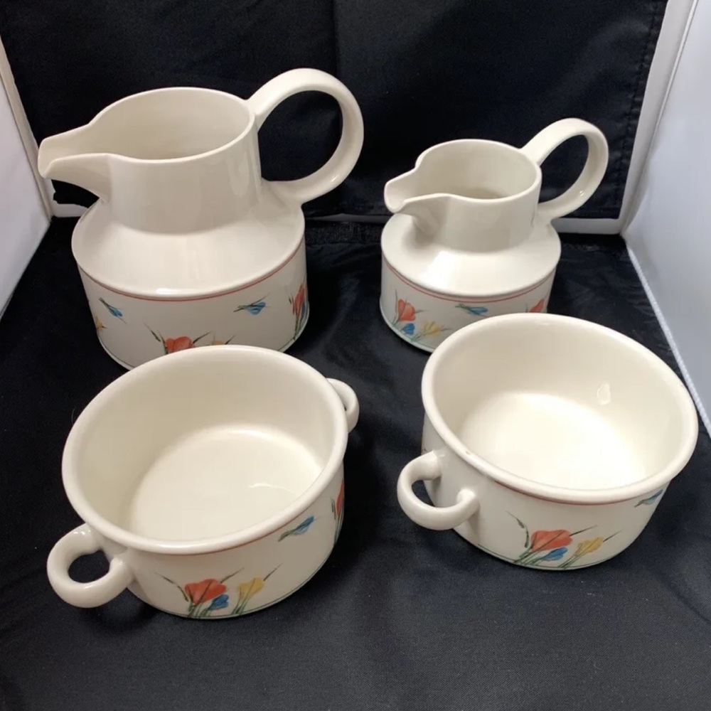 ⭐️Vintage Set of 4 Midwinter Stoneware/Pottery Unknown Floral Pattern